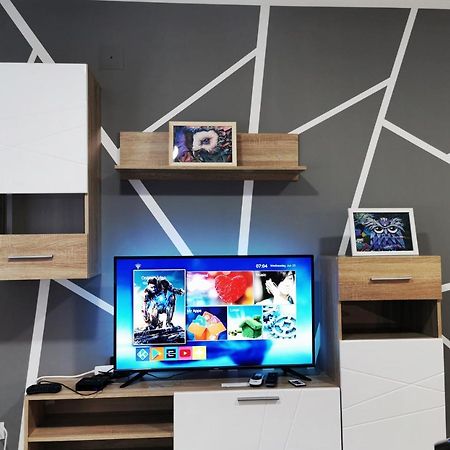 Cozy Corner Apartments - Free Parking & Wi-Fi Cuprija Bagian luar foto