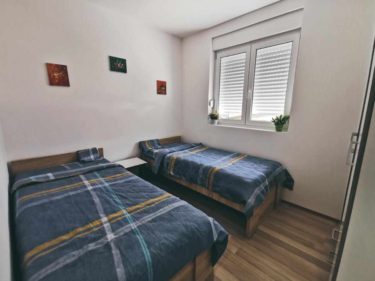 Cozy Corner Apartments - Free Parking & Wi-Fi Cuprija Bagian luar foto