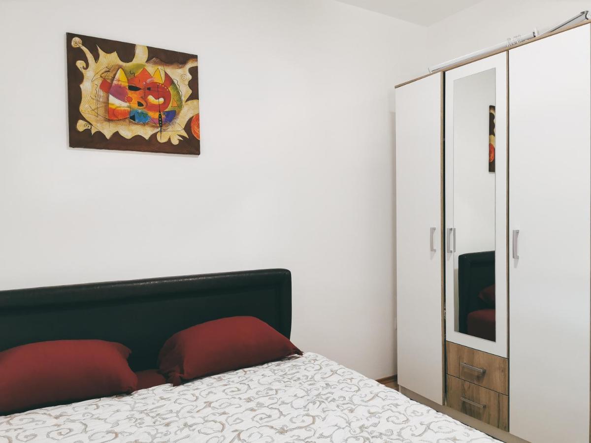 Cozy Corner Apartments - Free Parking & Wi-Fi Cuprija Bagian luar foto