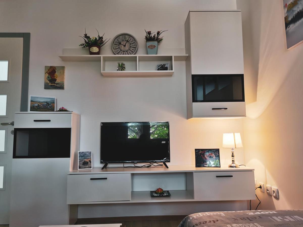 Cozy Corner Apartments - Free Parking & Wi-Fi Cuprija Bagian luar foto
