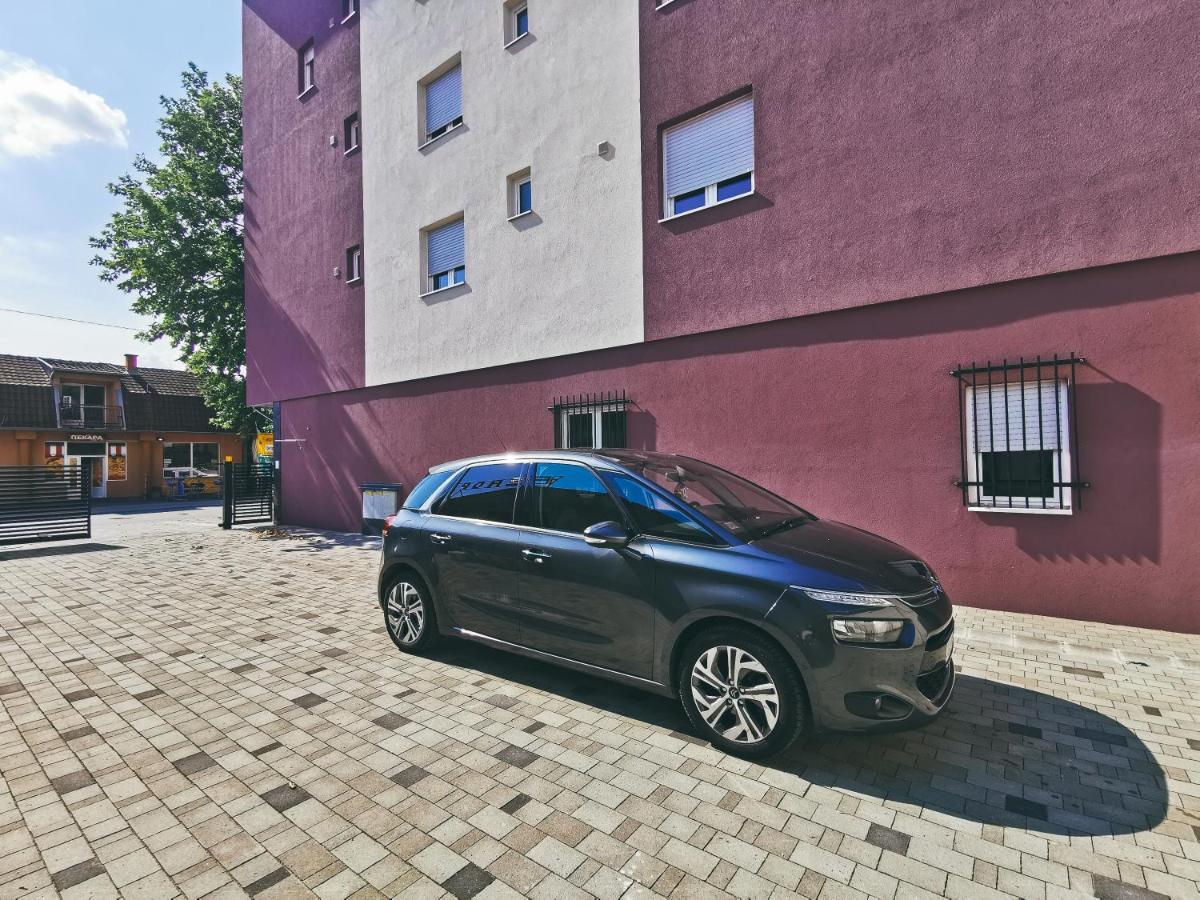 Cozy Corner Apartments - Free Parking & Wi-Fi Cuprija Bagian luar foto