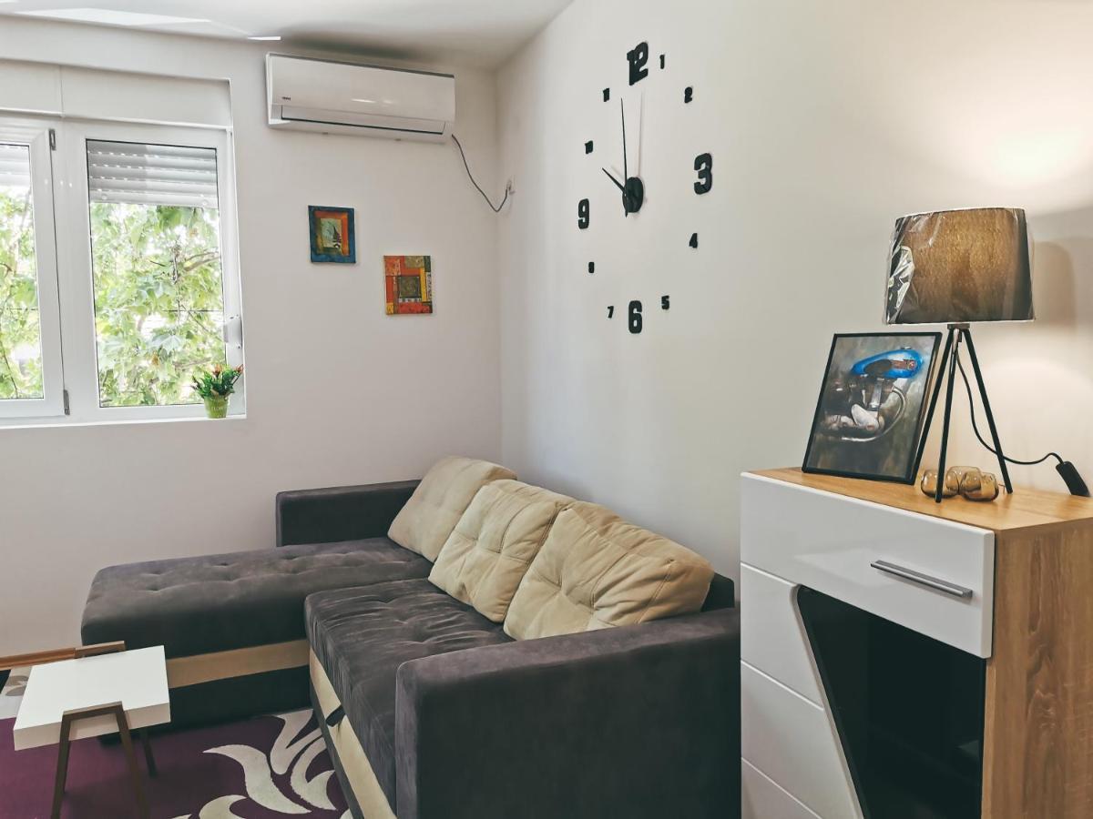 Cozy Corner Apartments - Free Parking & Wi-Fi Cuprija Bagian luar foto