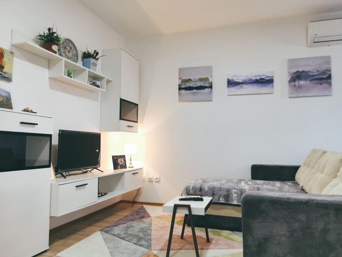 Cozy Corner Apartments - Free Parking & Wi-Fi Cuprija Bagian luar foto