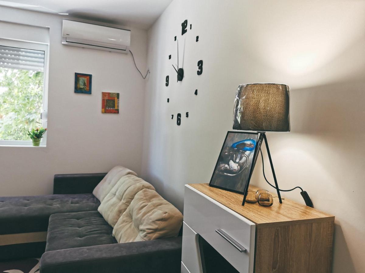 Cozy Corner Apartments - Free Parking & Wi-Fi Cuprija Bagian luar foto
