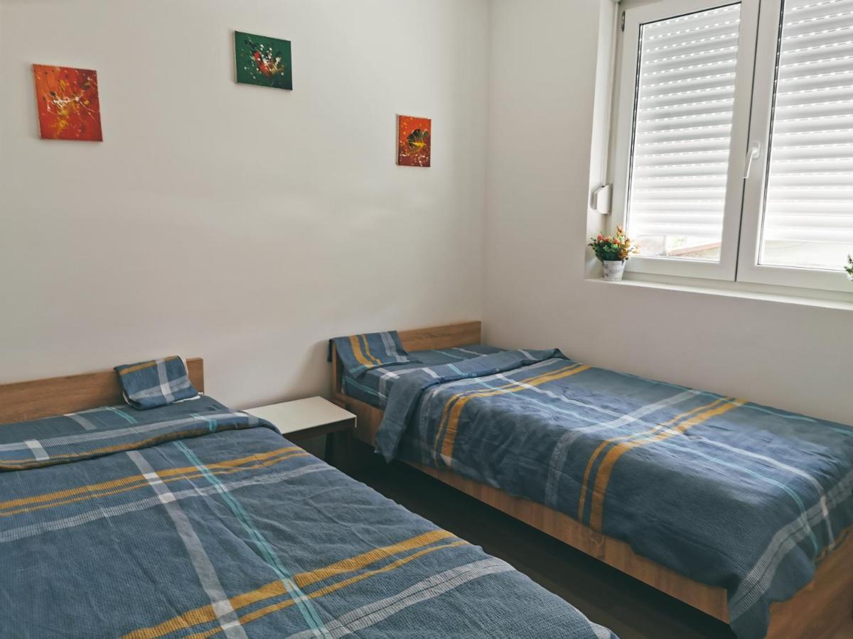 Cozy Corner Apartments - Free Parking & Wi-Fi Cuprija Bagian luar foto