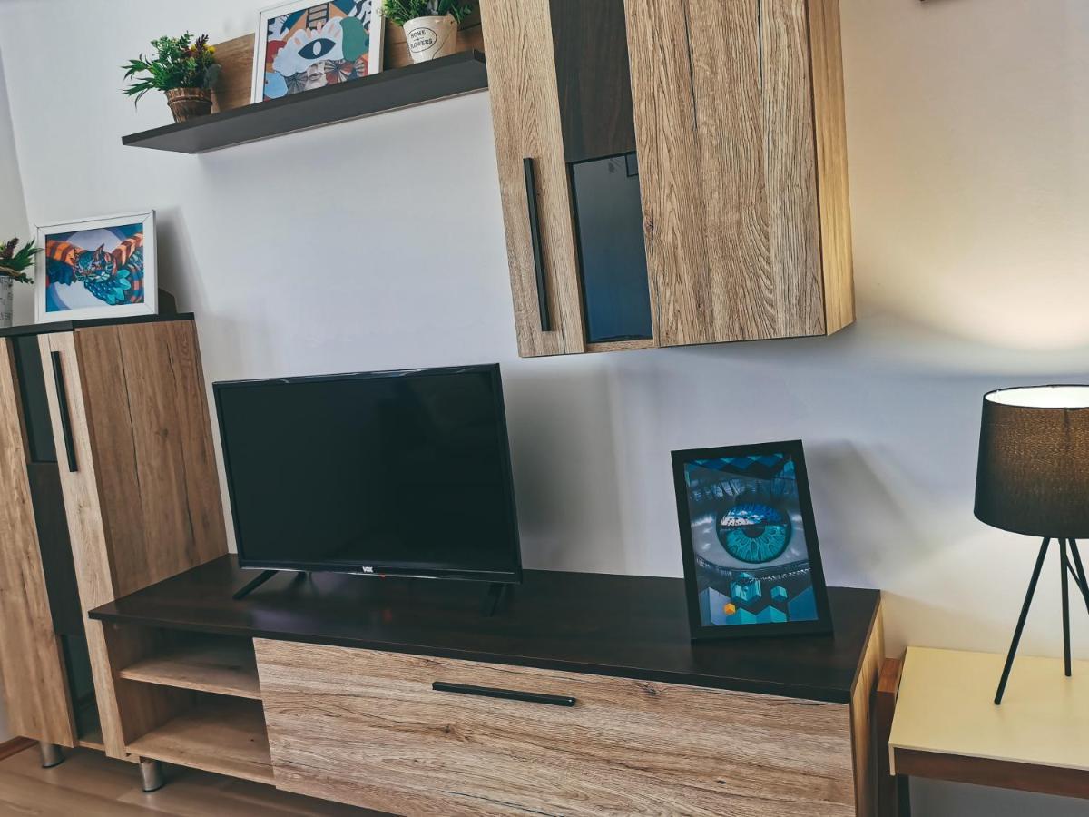 Cozy Corner Apartments - Free Parking & Wi-Fi Cuprija Bagian luar foto