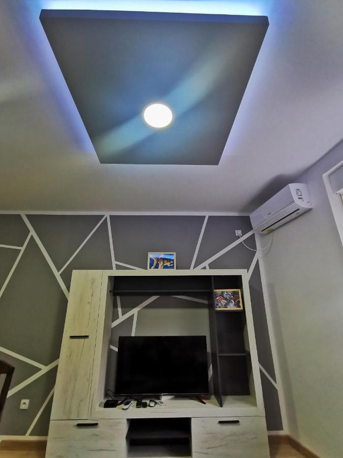 Cozy Corner Apartments - Free Parking & Wi-Fi Cuprija Bagian luar foto