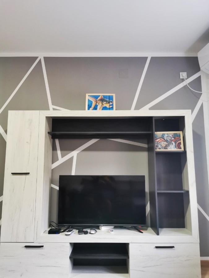 Cozy Corner Apartments - Free Parking & Wi-Fi Cuprija Bagian luar foto